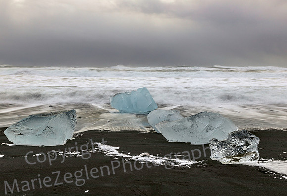 Diamond Beach Bergs 1