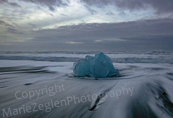 Diamond Beach Berg Wave Receding