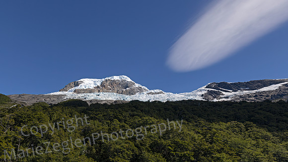 Le Petit Moreno Mountain and Sky Bolt 0569